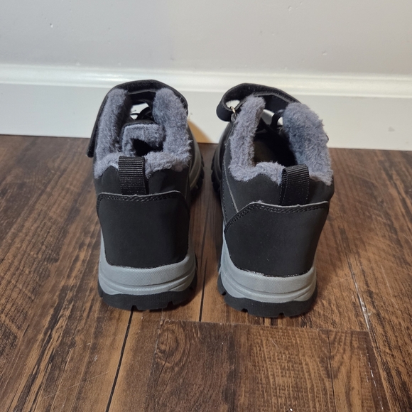 Women's Black Winter Boots Size 6 - Picture 5 of 5